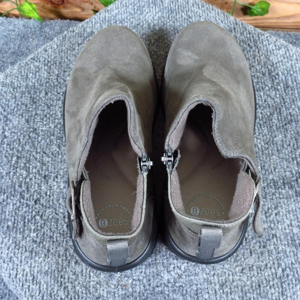 Bzees Get Together Women Ankle Bootie Size 8 Comfort Walking Gray Fabric